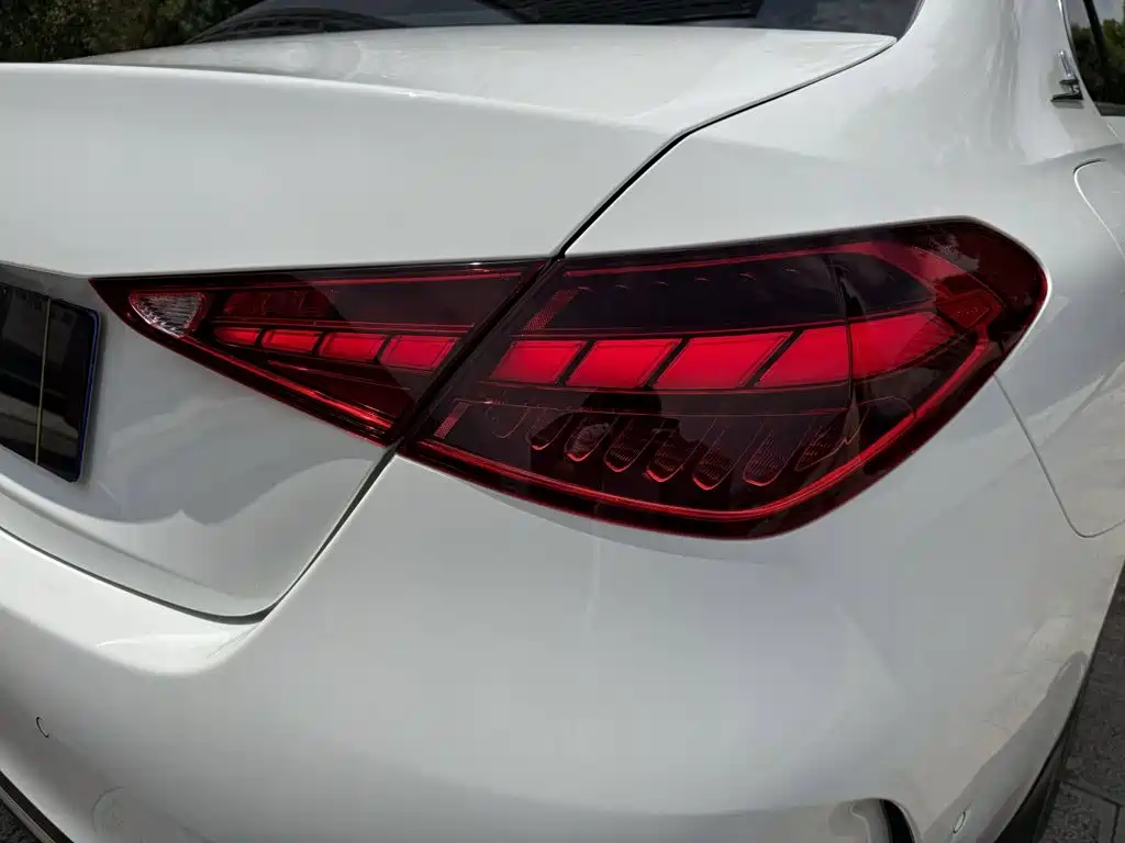 Mercedes-Benz C-Class — миниатюра 10