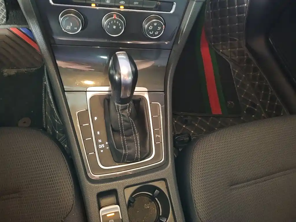 Volkswagen Golf — миниатюра 14