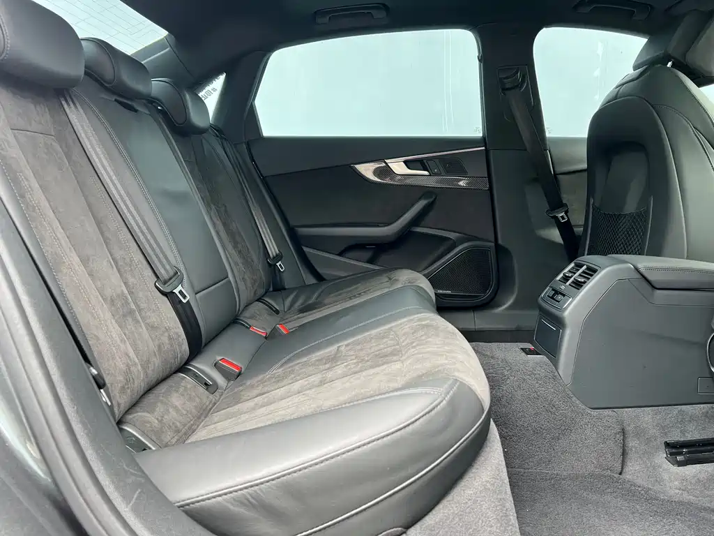 Audi A4L 2020 45 TFSI quattro