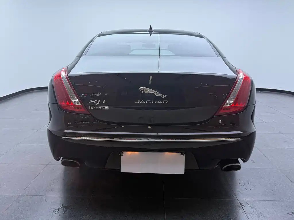 Jaguar XJ — миниатюра 14