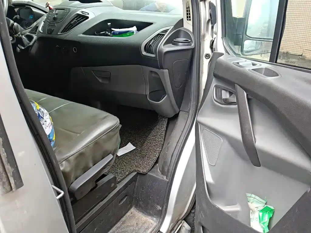 Ford Transit — миниатюра 19