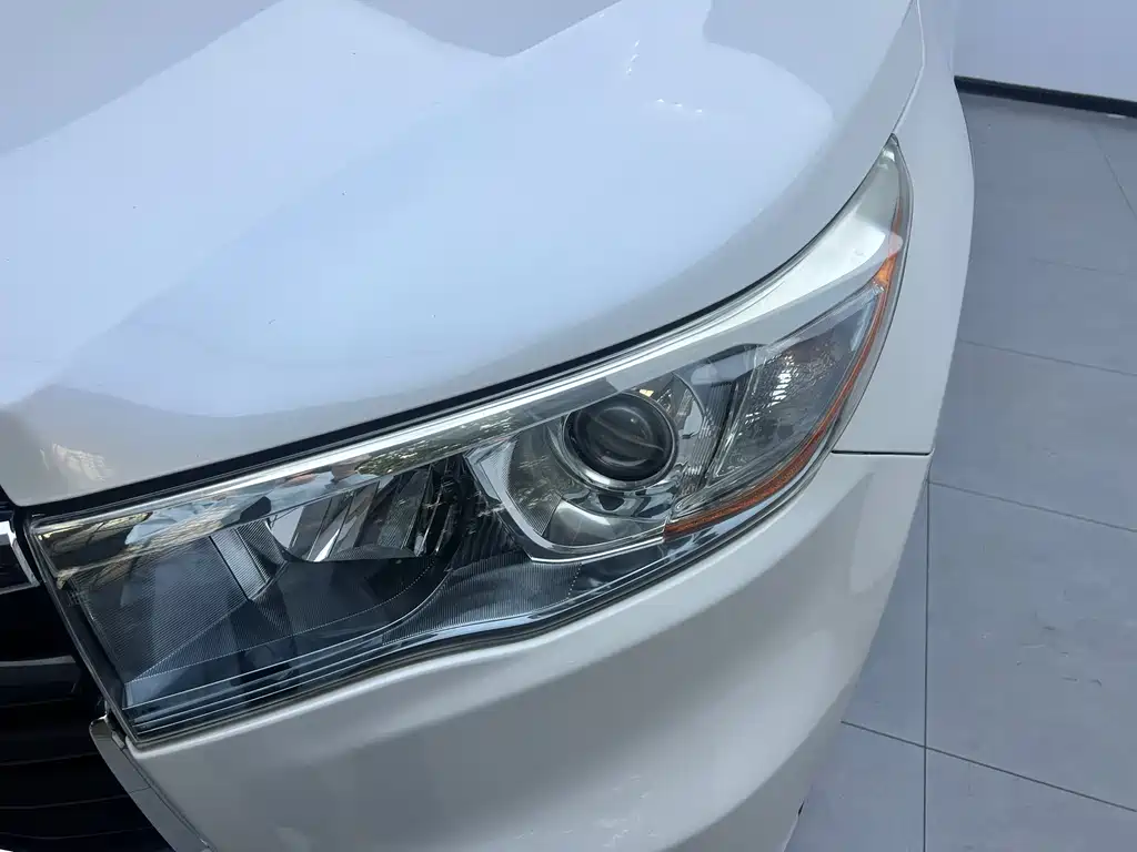 Toyota Highlander 2017 2.0T Luxury 7 мест