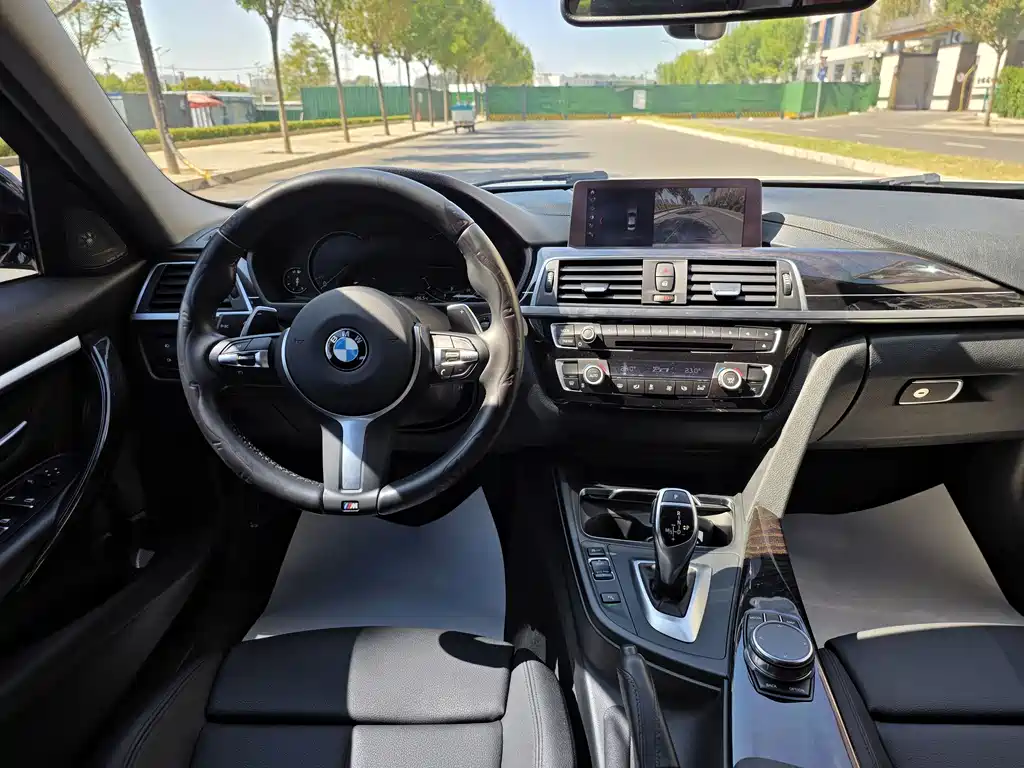 BMW 3 Series — миниатюра 10