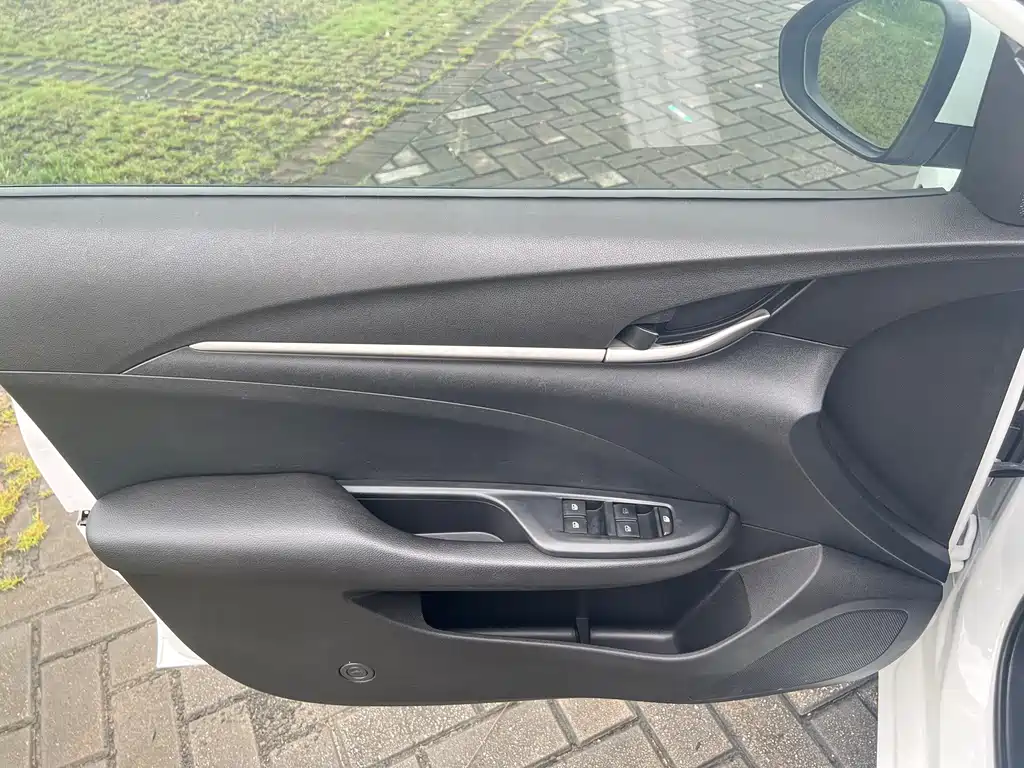 Buick Excelle — миниатюра 7