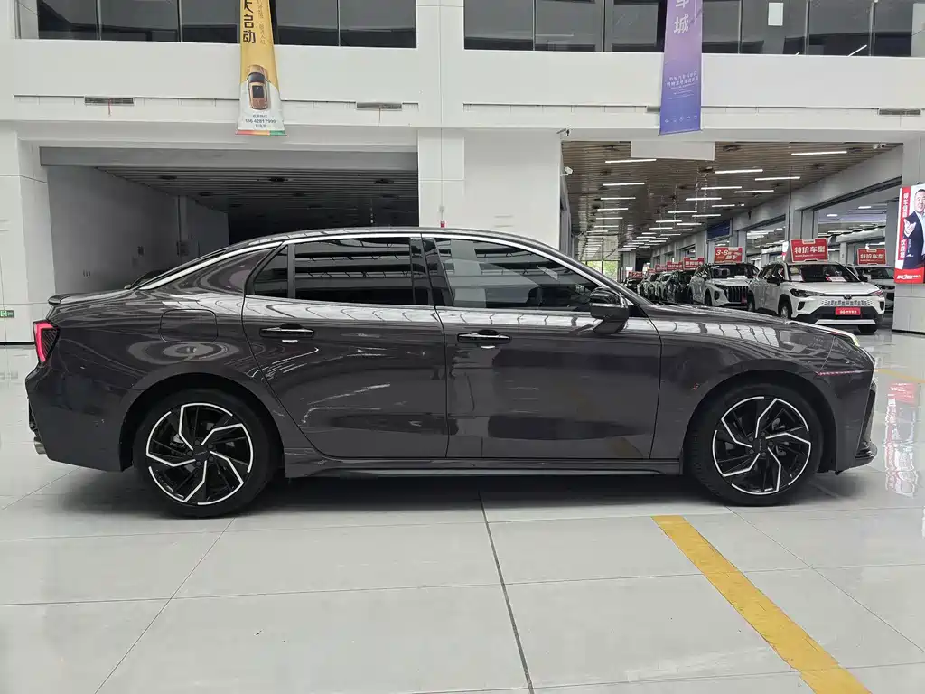 Lynk & Co 03 — миниатюра 12