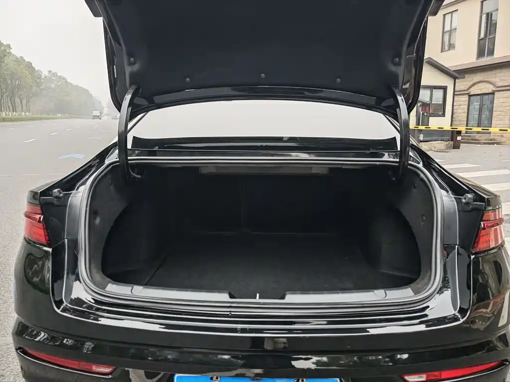 GEELY AUTOMOBILE XINGRUI