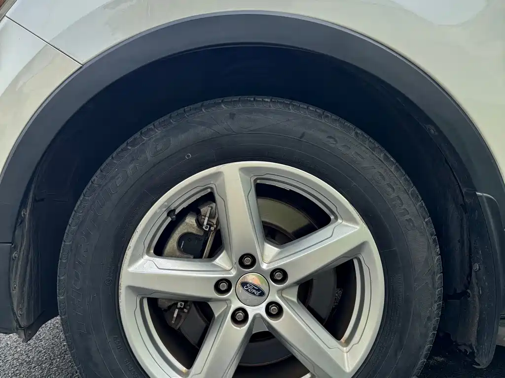 Ford Explorer (Import) — миниатюра 6