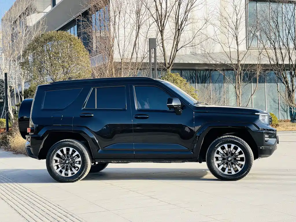 TANK TANK 700 NEW ENERGY