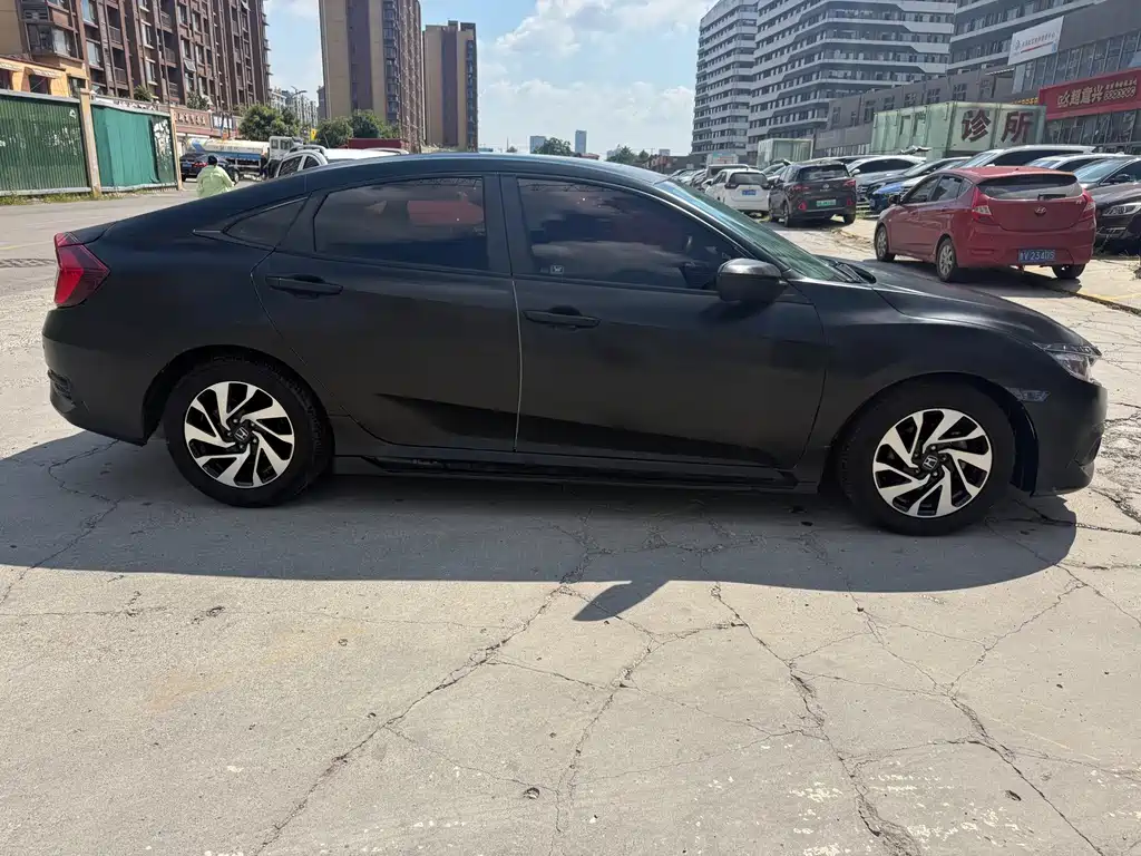 Honda Civic — миниатюра 4