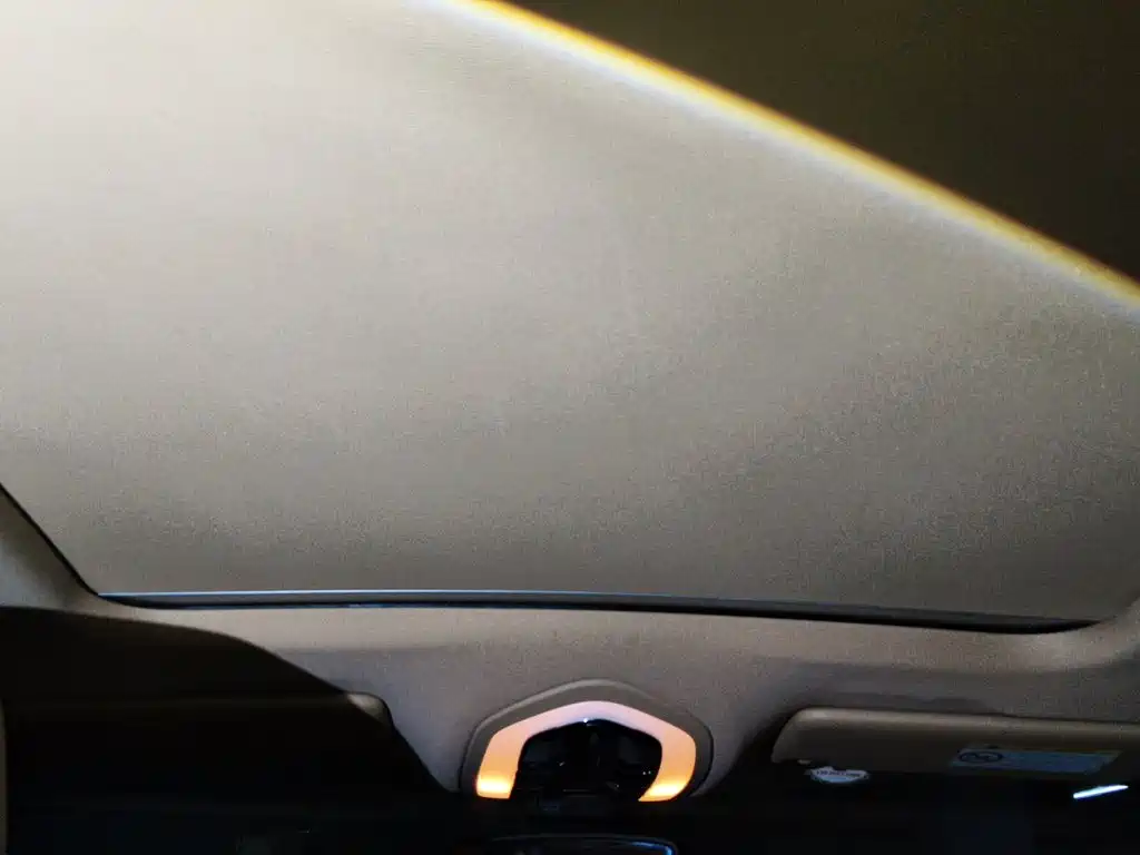 Porsche Macan — миниатюра 9