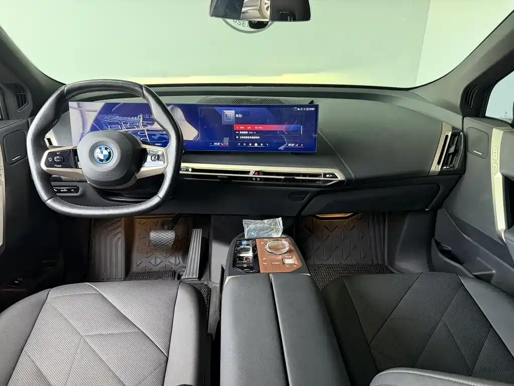 BMW iX 2023 xDrive40