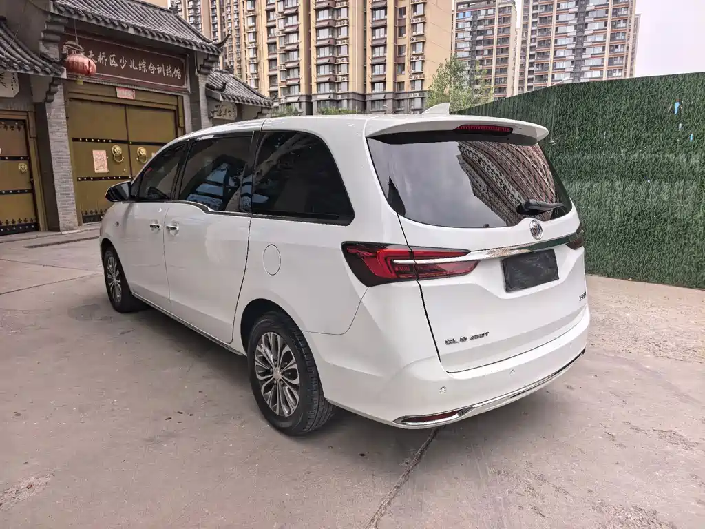 Buick GL8 — миниатюра 6