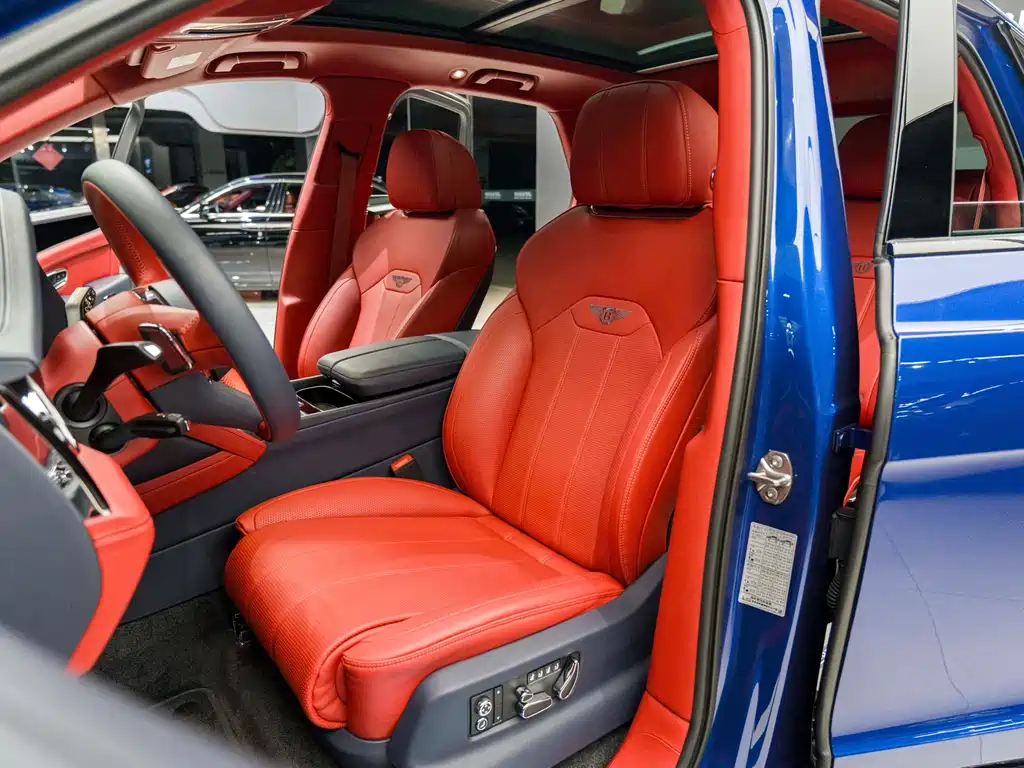 Bentley Bentayga 4.0T V8, фото 8