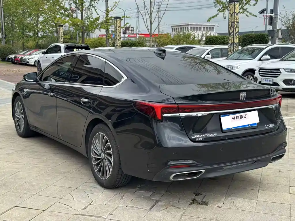 Buick LaCrosse — миниатюра 7