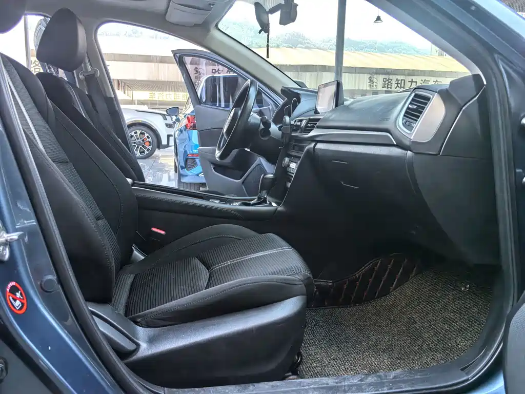 Mazda 3 Axela — миниатюра 7