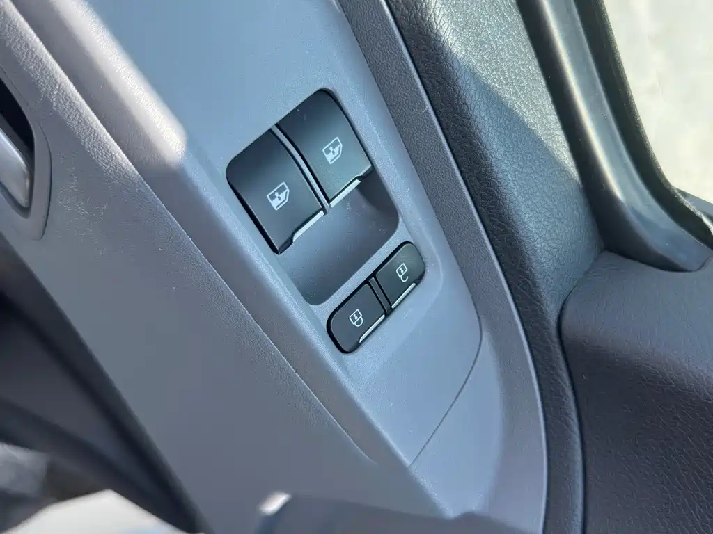 MAXUS V80 — миниатюра 17