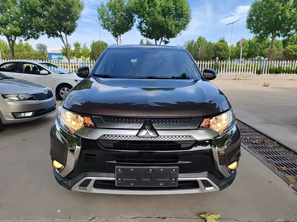 Mitsubishi Outlander — миниатюра 3