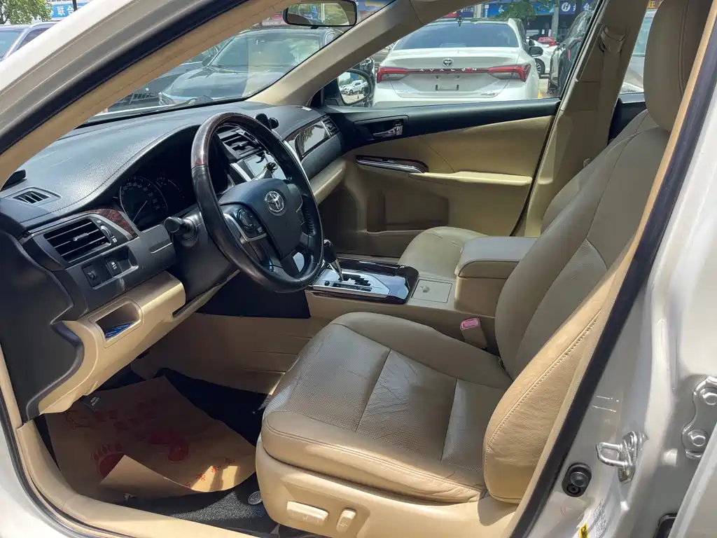 Toyota Camry — миниатюра 8