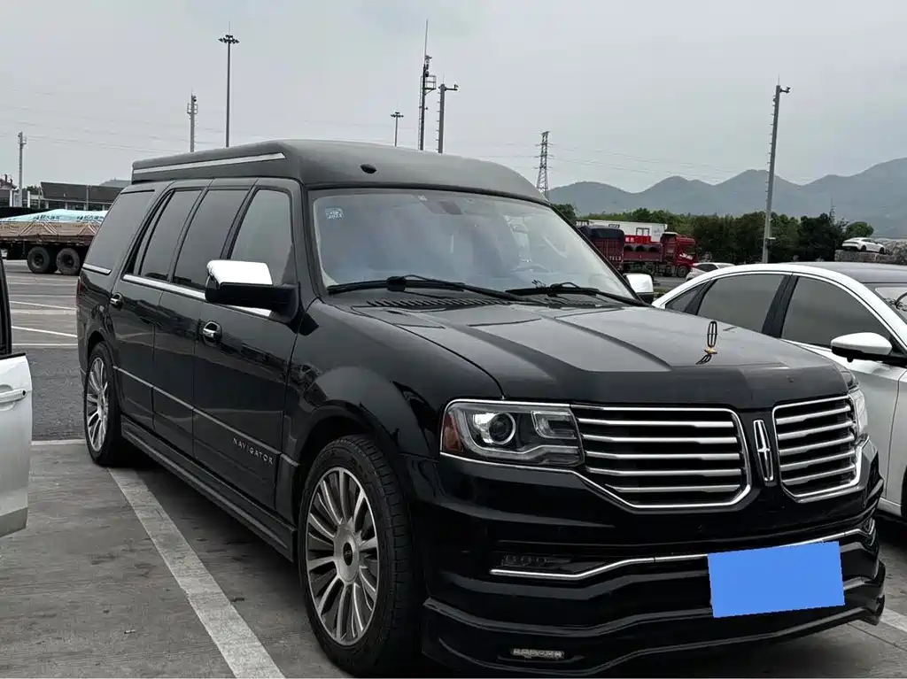 Lincoln Navigator — миниатюра 2