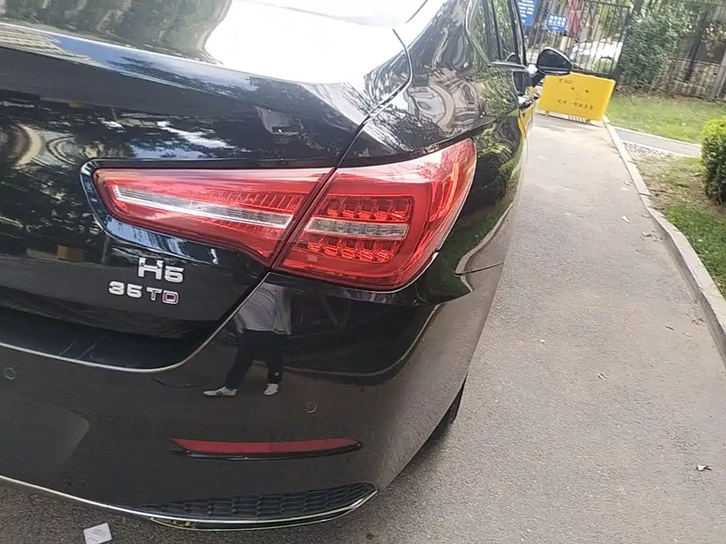 Hongqi Hongqi H5 — миниатюра 8