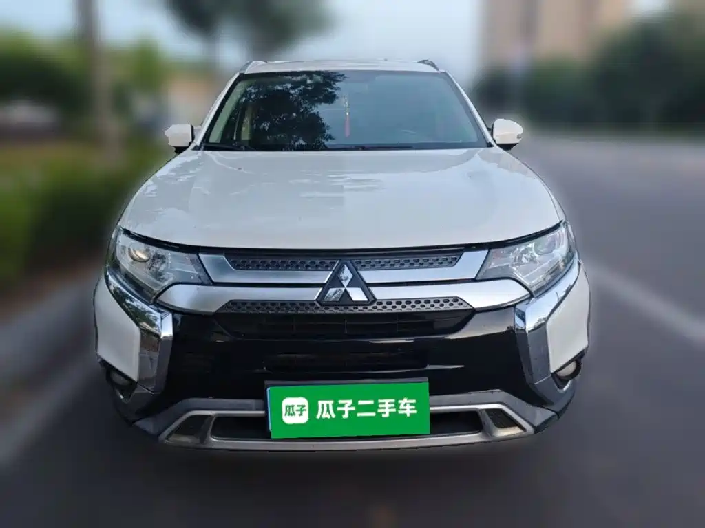 Mitsubishi Outlander — миниатюра 24