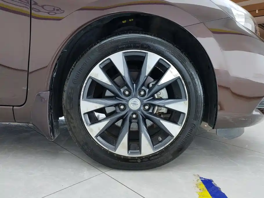 Nissan Tiida — миниатюра 6
