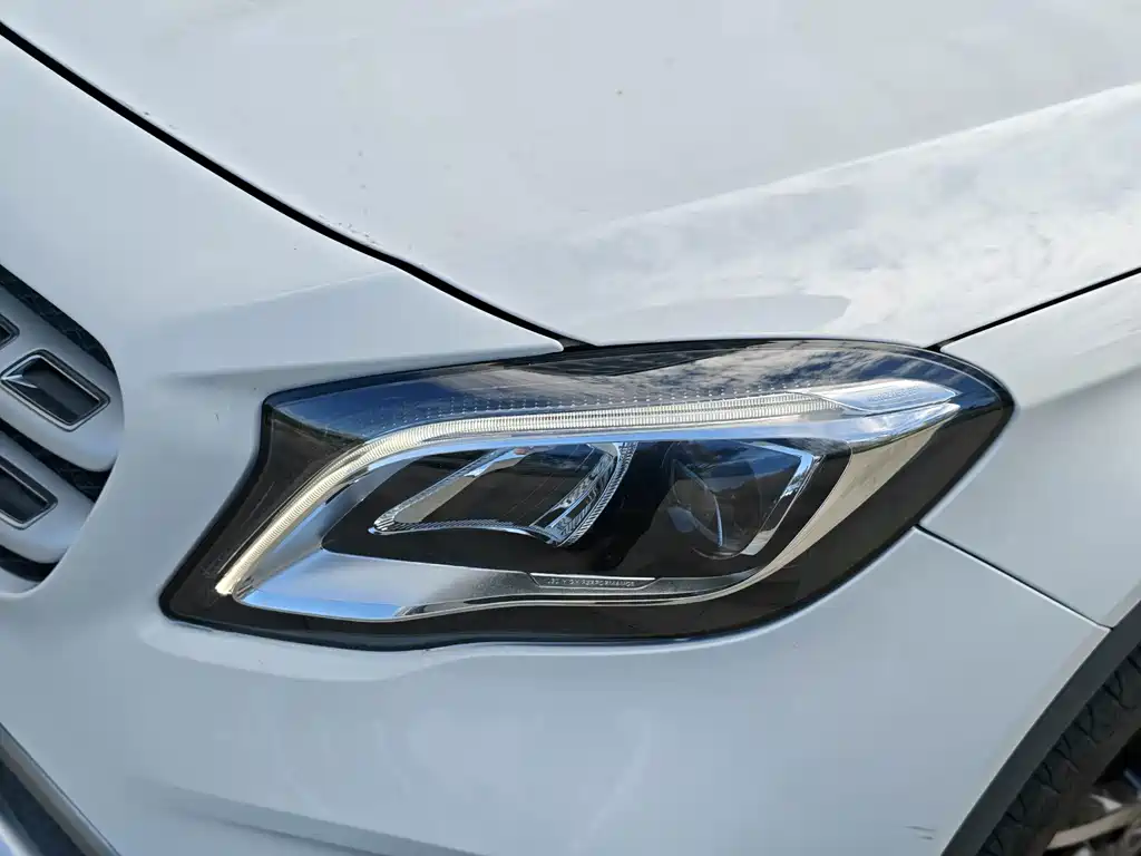 Mercedes-Benz GLA — миниатюра 10