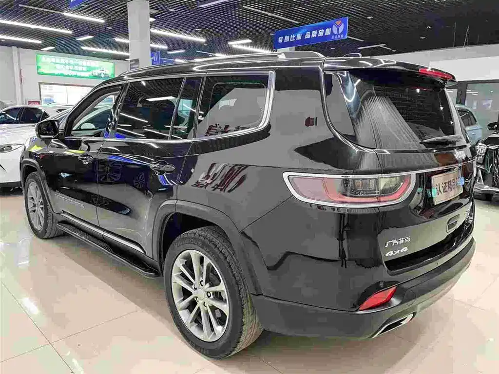 JEEP GRAND COMMANDER