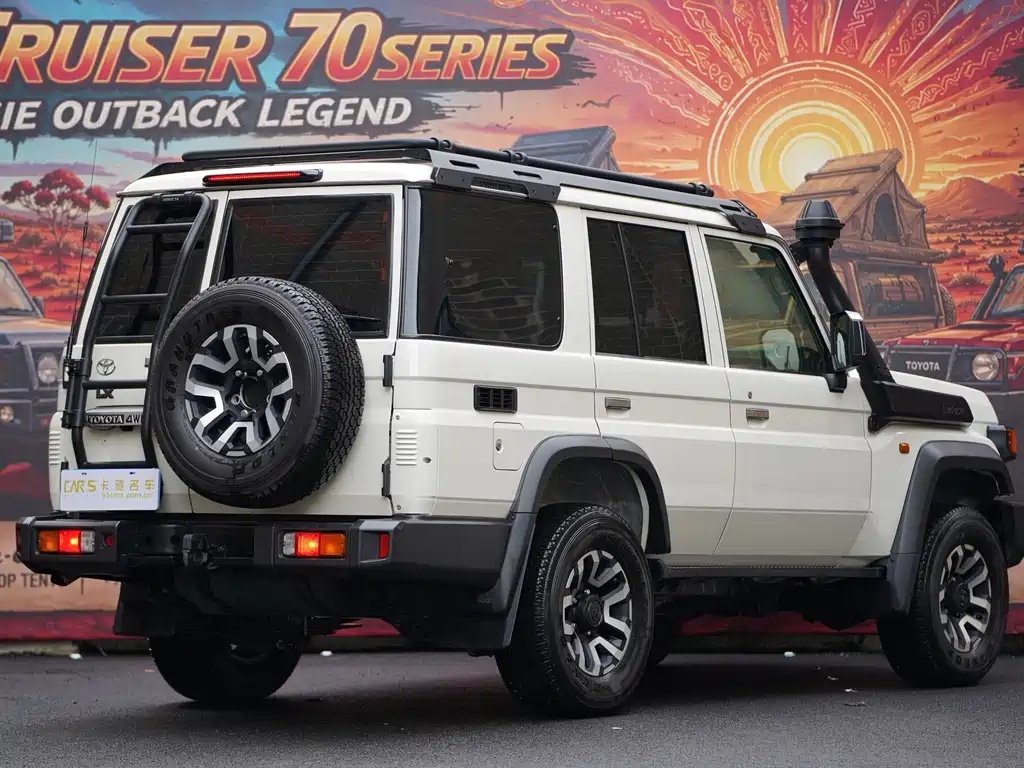 Toyota Land Cruiser LC76 2024 2.8T