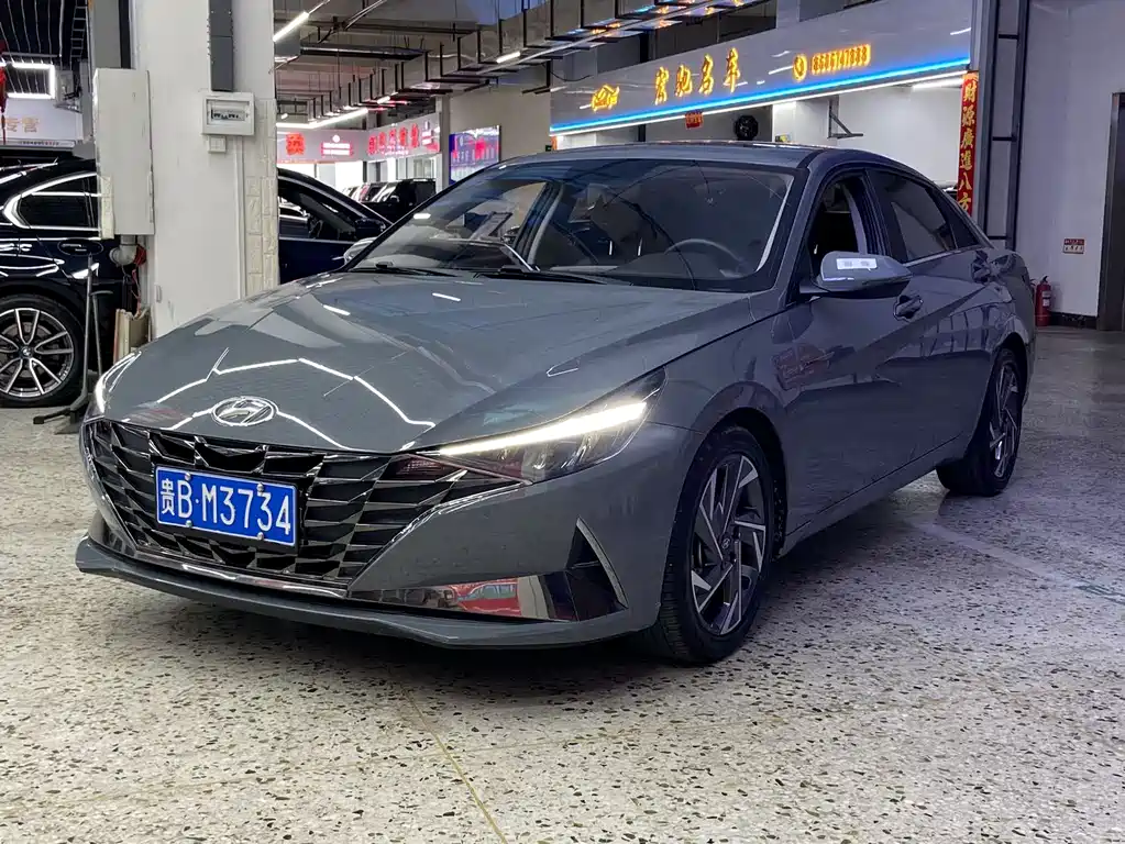 Hyundai Elantra 2022