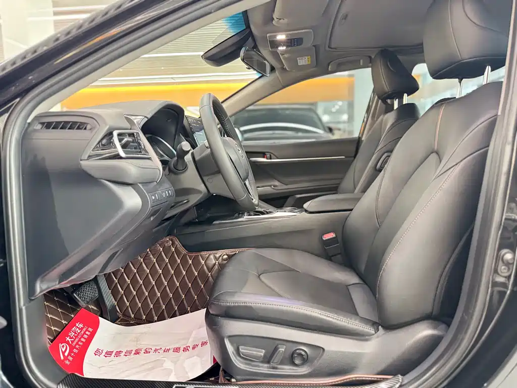 Toyota Camry 2021 2.0G Luxury