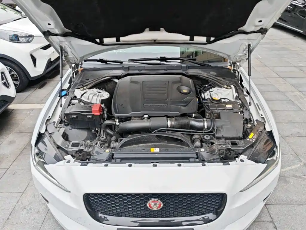 Jaguar XE — миниатюра 20