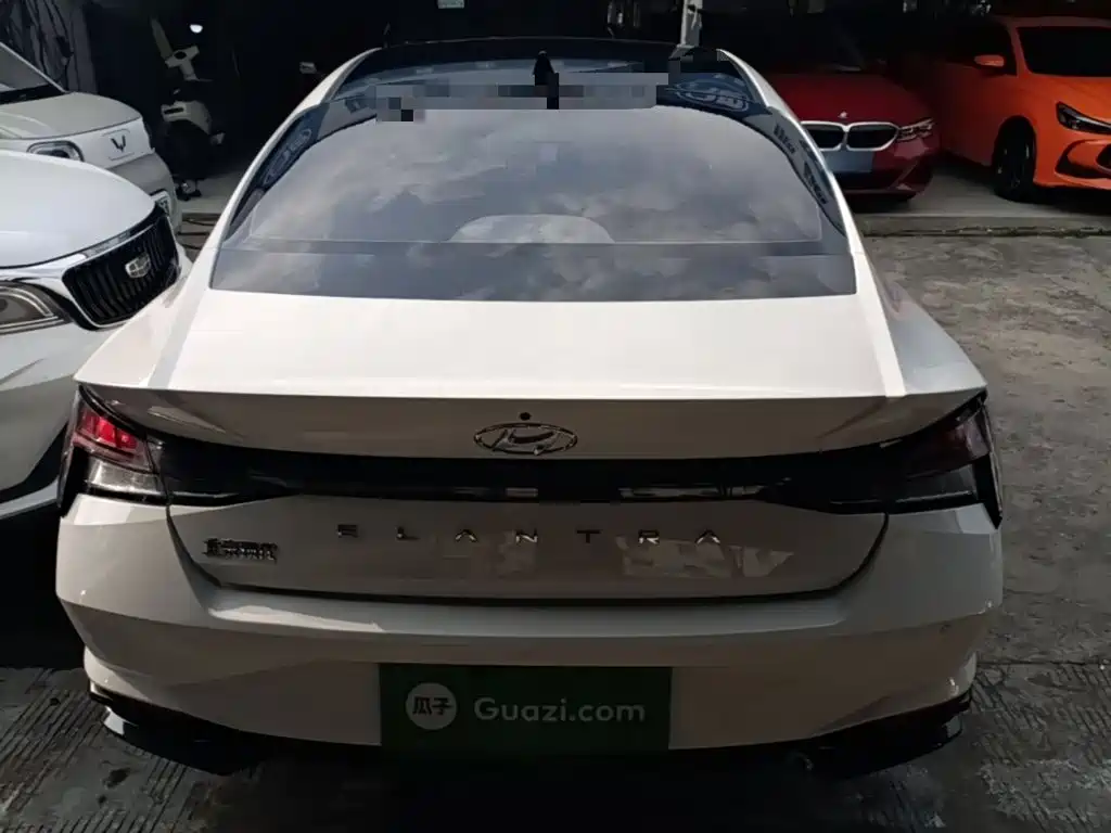 Hyundai Elantra — миниатюра 6