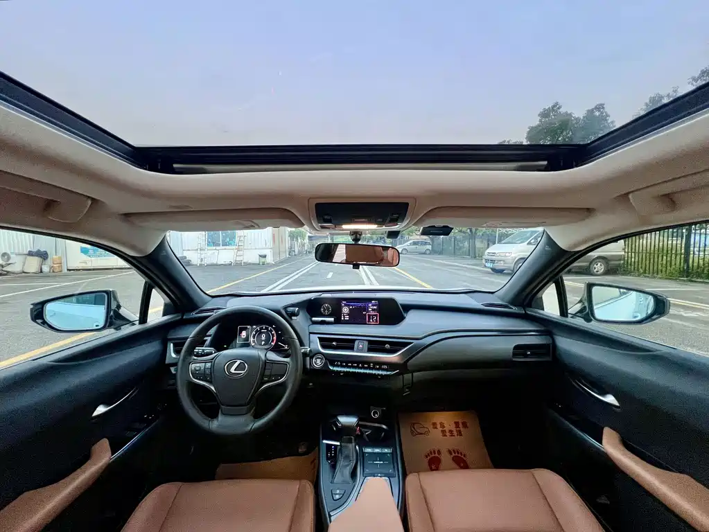 Lexus UX — миниатюра 5