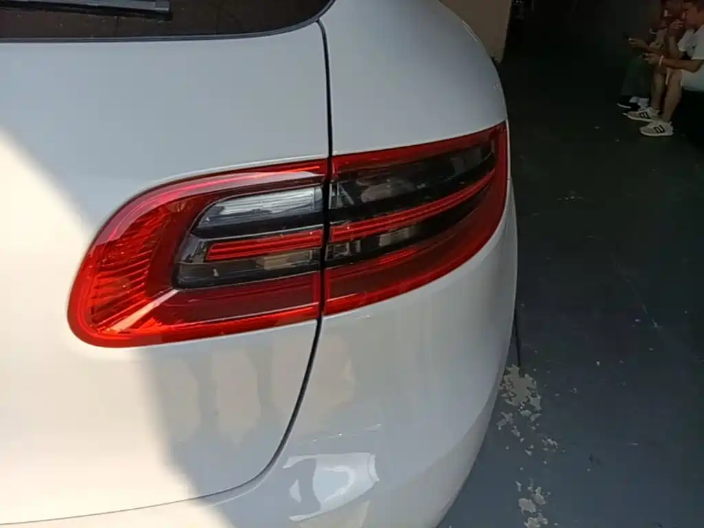 Porsche Macan — миниатюра 8