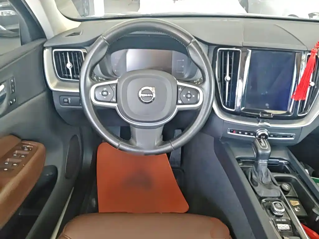 Volvo XC60 — миниатюра 11