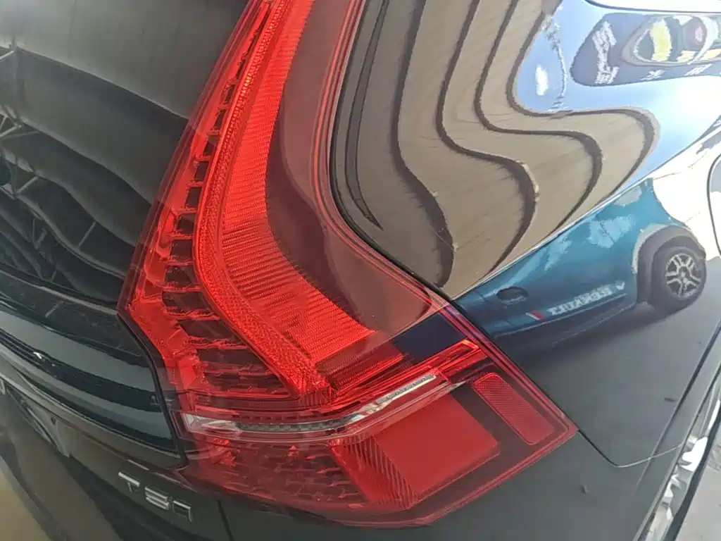 Volvo XC60 — миниатюра 8