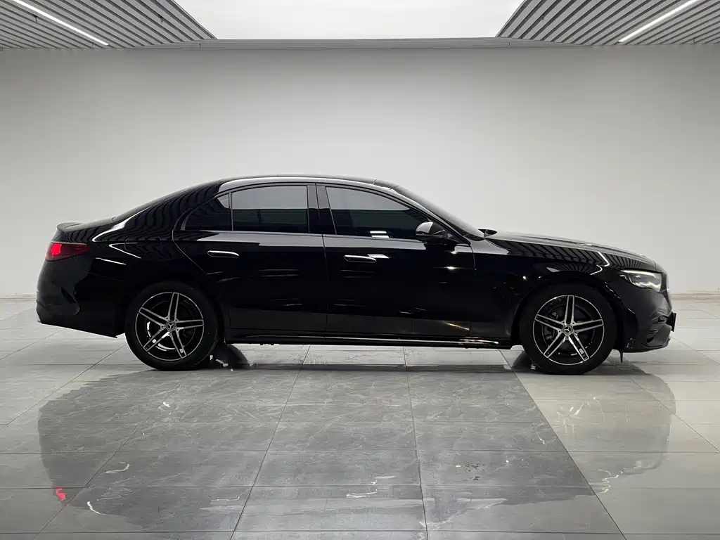 Mercedes-Benz E-Class (Import) — миниатюра 8