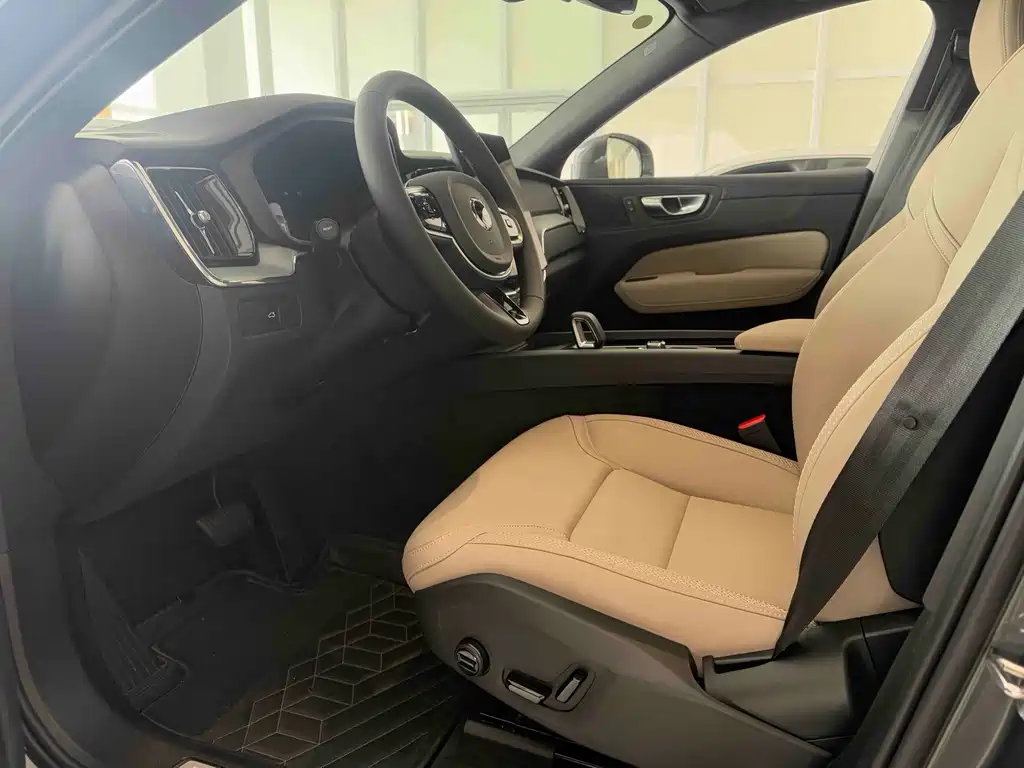 Volvo XC60 — миниатюра 6