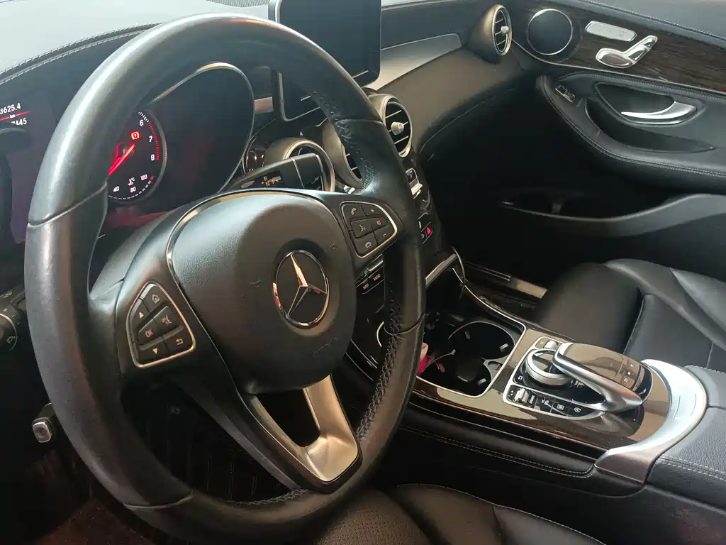Mercedes-Benz GLC 2018 GLC 260 4MATIC