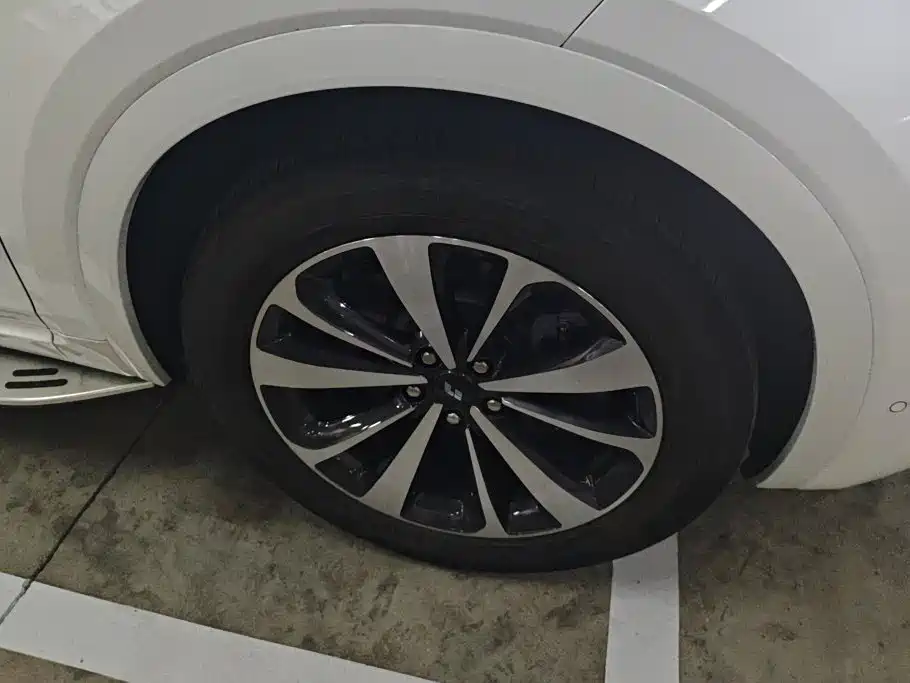 Li Auto Li ONE — миниатюра 6