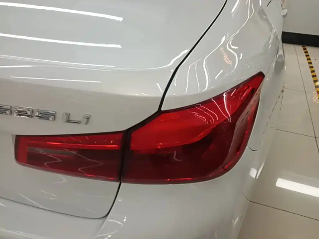 BMW 5 Series — миниатюра 8