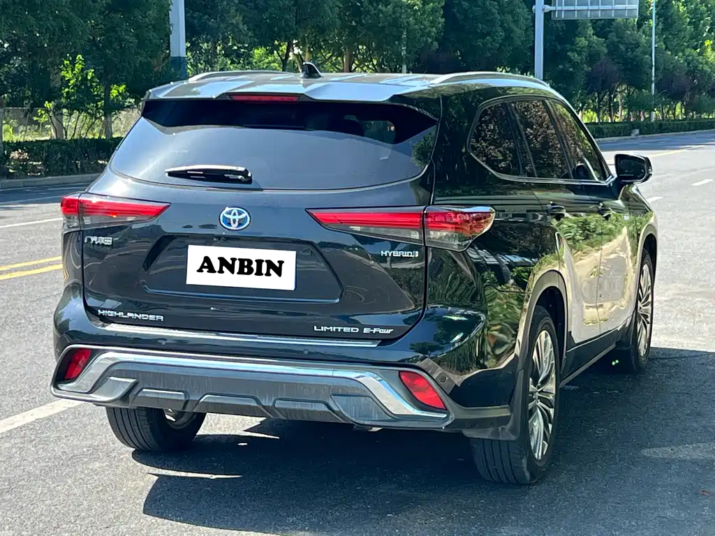Toyota Highlander 2022 2.5L 7 мест
