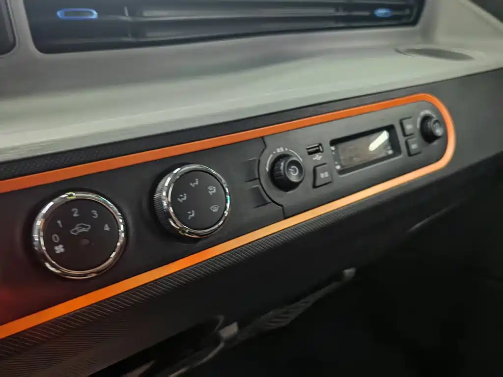 Wuling MINIEV — миниатюра 10