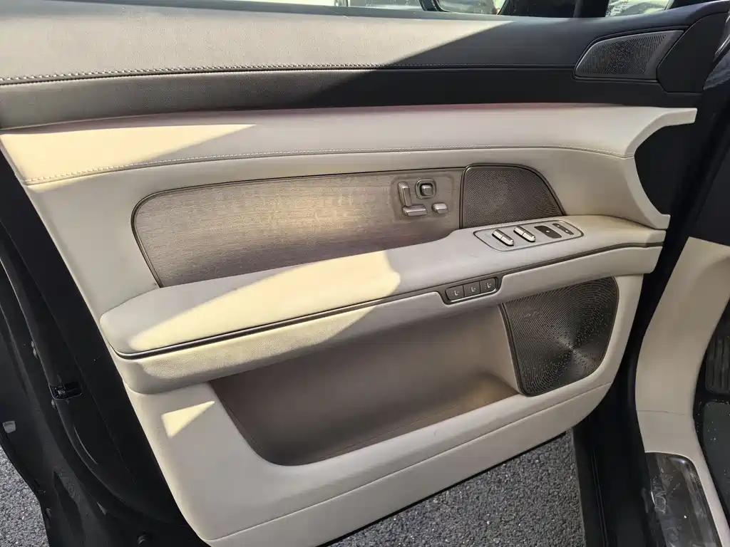 NIO ES8 2026 мест Executive Luxury
