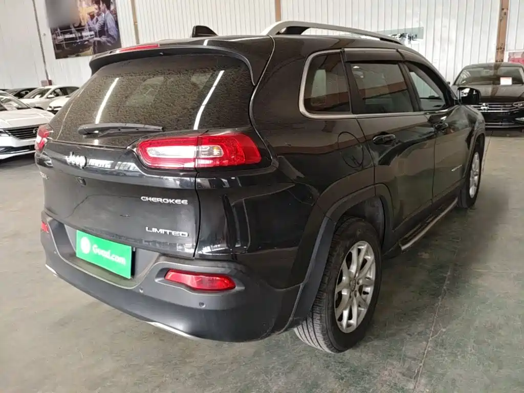 Jeep Cherokee — миниатюра 7