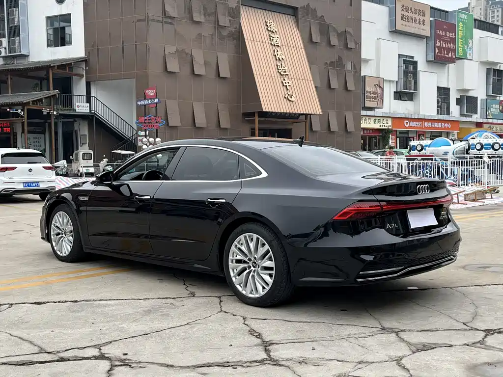 Audi A7L — миниатюра 16
