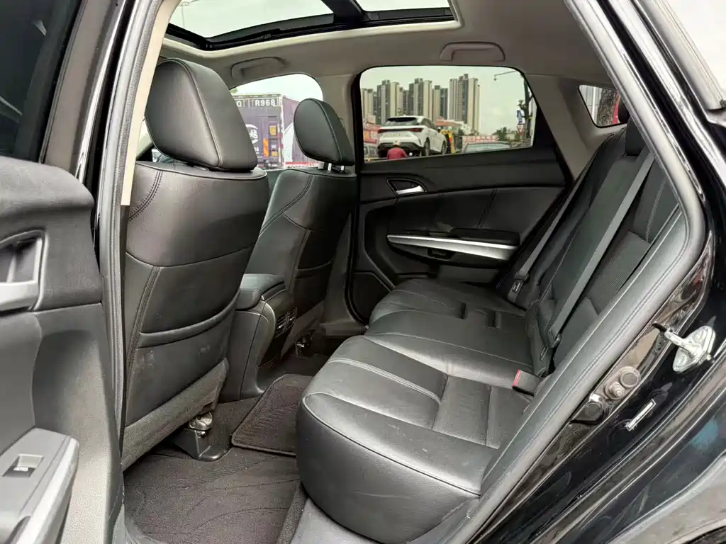Honda Crosstour 2.4L Luxury Edition, фото 6