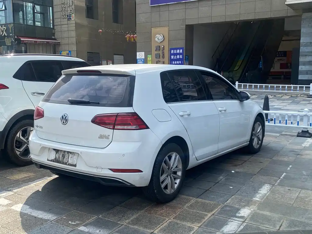 Volkswagen Golf — миниатюра 13