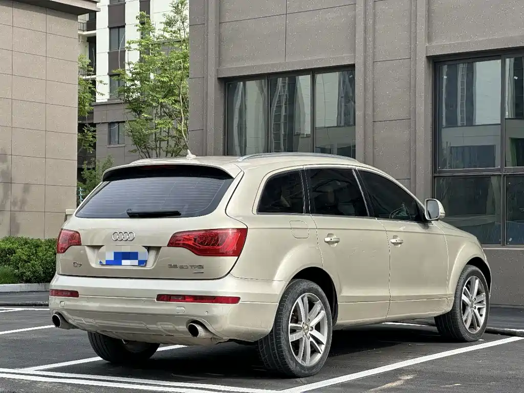 Audi Q7 — миниатюра 9